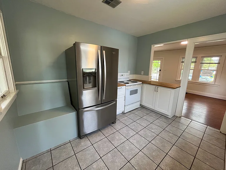 7228 N Villard Ave #A — Photo 5