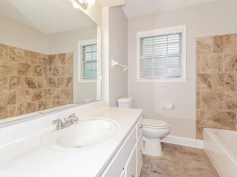 6049 Lawnhill Dr — Photo 11