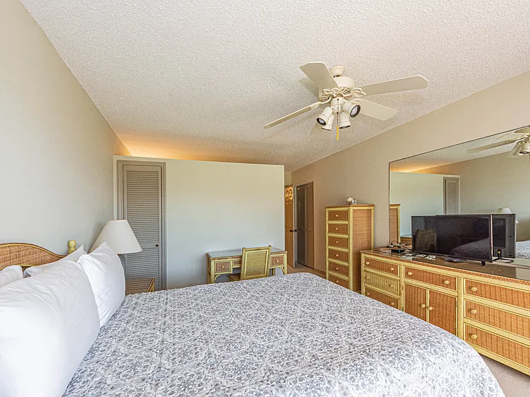 3939 Ocean Dr #201B — Photo 22