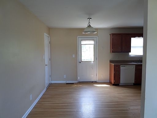 3rd image of 1370 William Suiters Ln