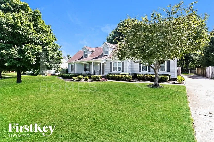 4 bed, 2.0 bath, 2000 sqft, $2,805 — Photo 2