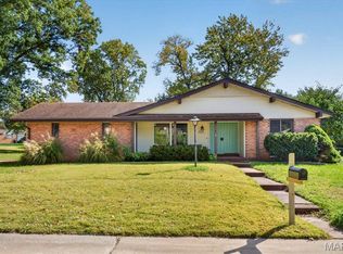 3000 Chadwick Dr, Florissant, MO 63033