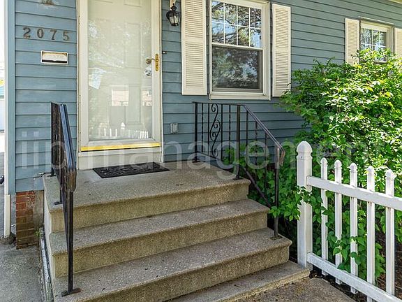 3rd image of 2075 Ferndale Ave
