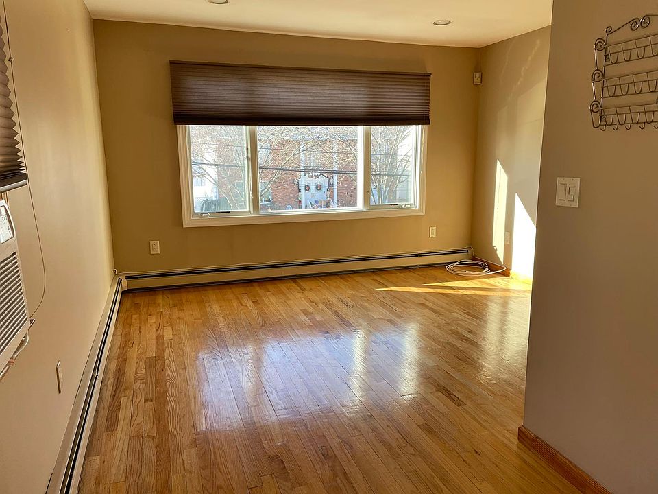 1st image of 40 Ryan Pl Floor 2