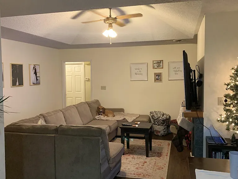 625 W Edgewood St #625 — Photo 2
