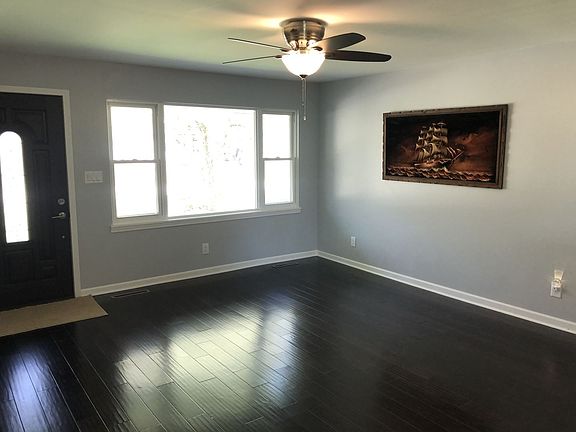 5th image of 1619 Acorn Ln