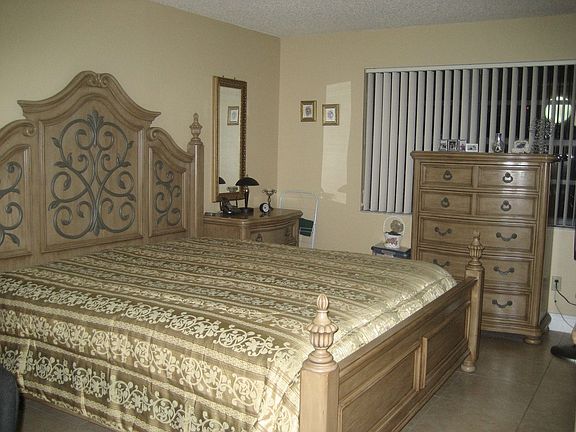 4th image of 9301 SW 92nd Ave APT 301-C