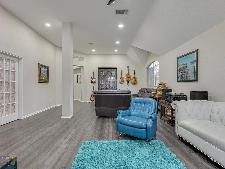 8908 Pepper Rock Dr — Photo 5