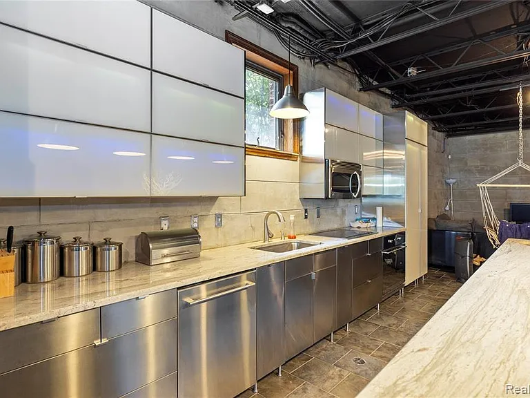 42183 Kouza Ct — Photo 22