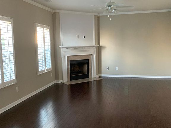3rd image of 656 Pemberton Dr