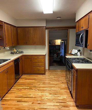 2nd image of 1158 Madeline St