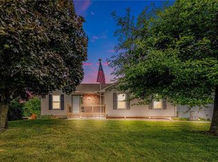 811 S Park Dr, Raymore, MO 64083