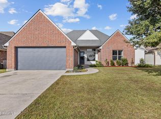 203 Cane Creek Dr, Broussard, LA 70518