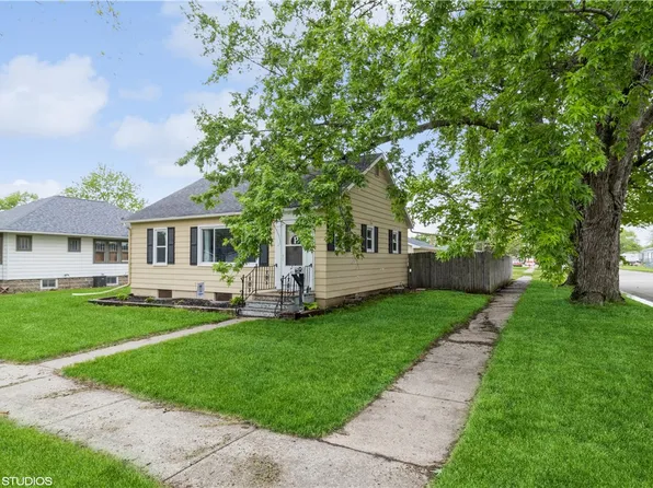 823 E Jefferson St, Winterset, IA 50273
