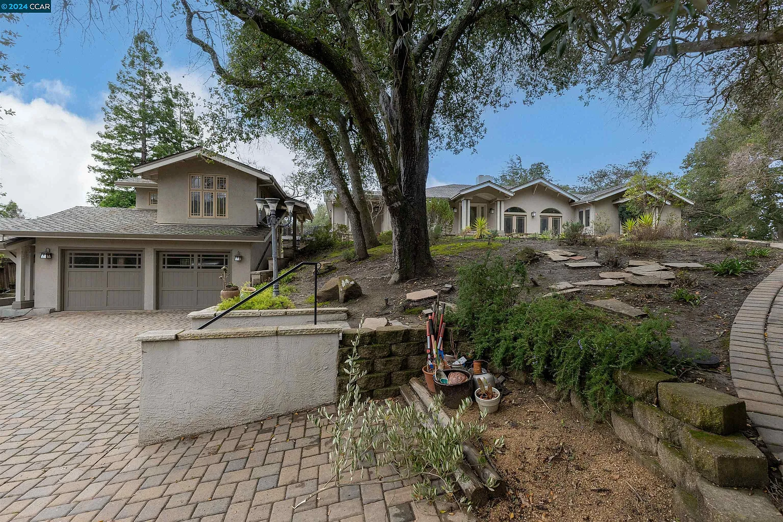 2081 Casa Nuestra photo 1