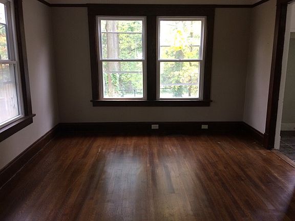 5th image of 1693 Beaconwood Ave