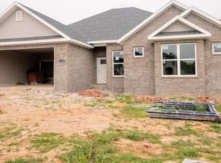 1733 Woodhause Cir, Pea Ridge, AR 72751