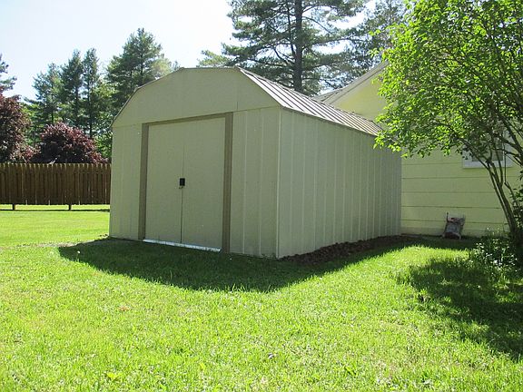 New shed in back