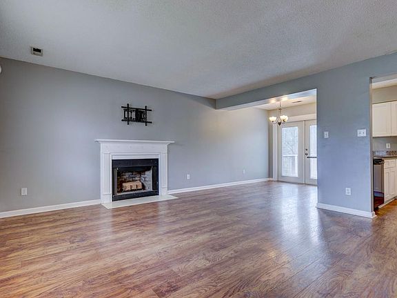 3rd image of 7305 Ashford Glen Dr