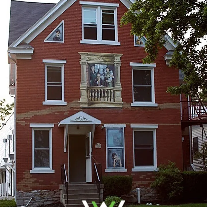 623 W College Ave