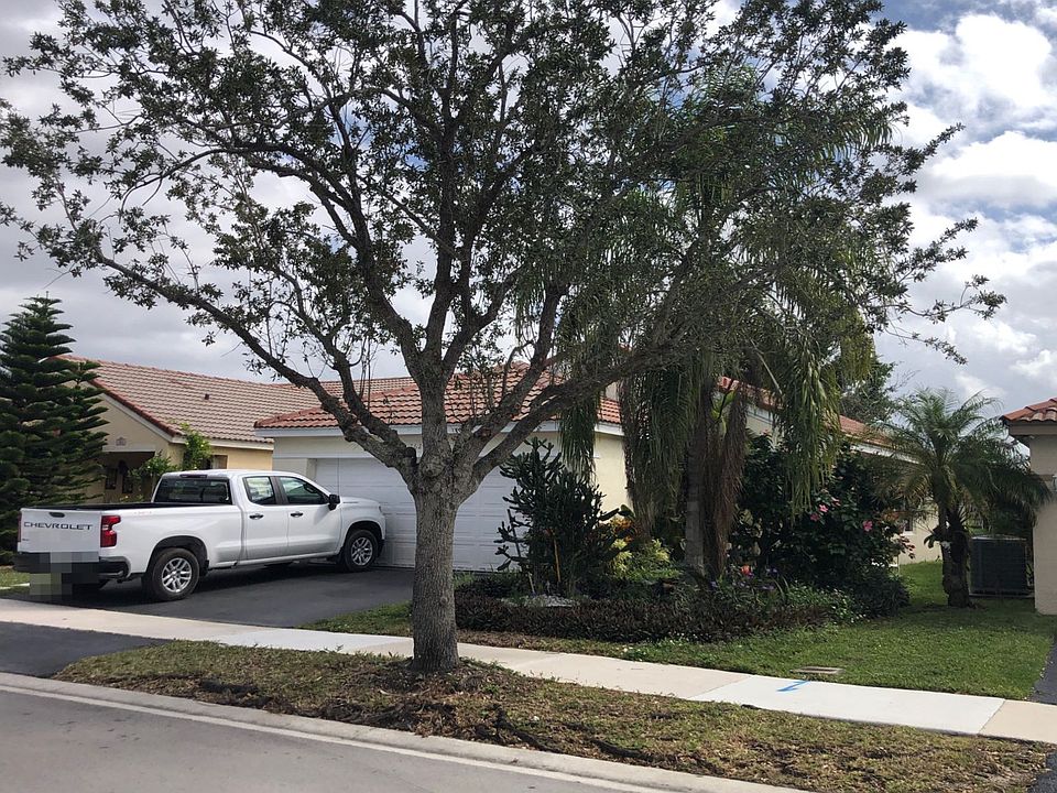 2nd image of 762 San Remo Dr