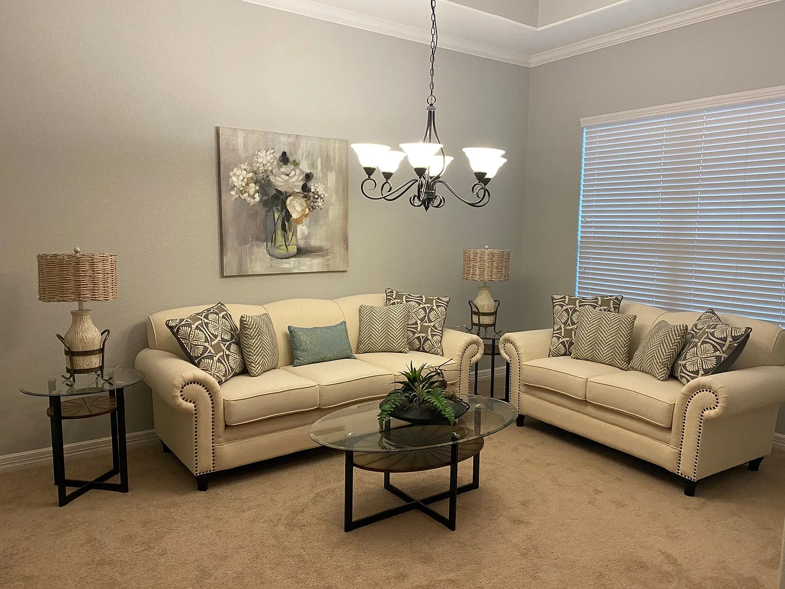 4 bed, 3.5 bath, 2950 sqft, $3,300 — Photo 2