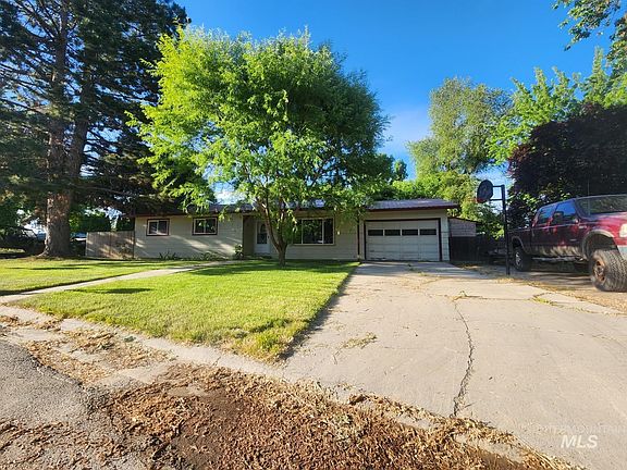2nd image of 603 C Ave