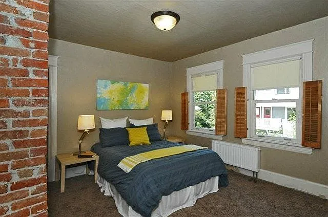 910 E Miller St — Photo 7