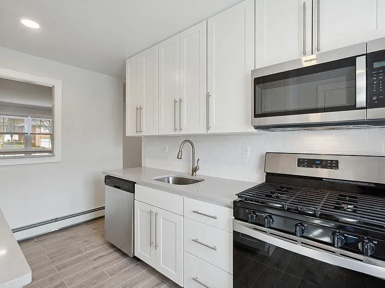 Clara Barton Apartments — Photo 1