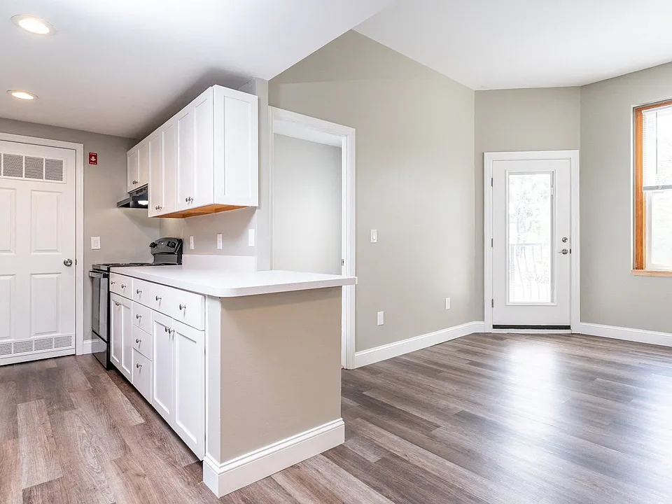 Townhouse Apartments
