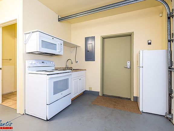 3rd image of 811 Camden Ave