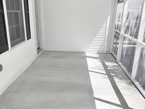 3rd image of 2885 Circle Dr