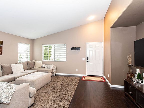 5th image of 27933 Maywood Bend Dr