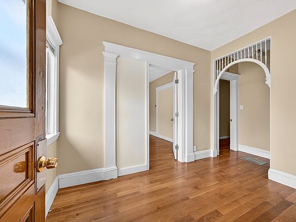 5th image of 52 Pearson Rd #1