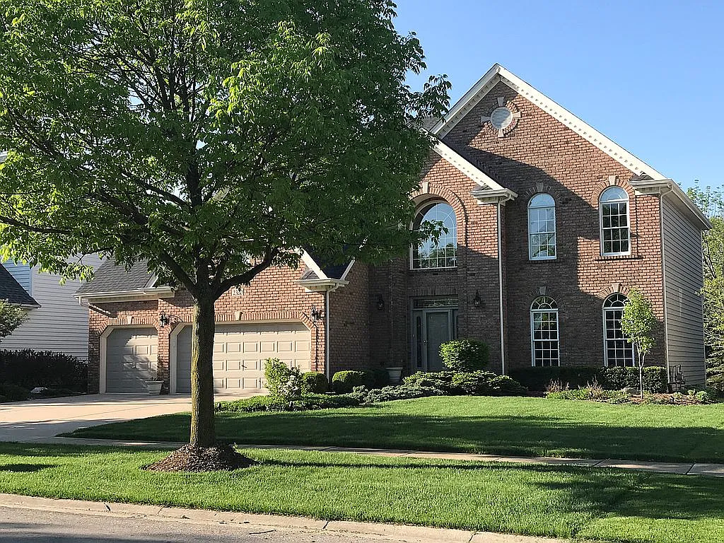 2320 Hillsboro Ln photo 1