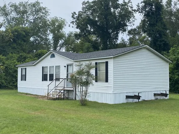 745 Grove St, Cottonwood, AL 36320