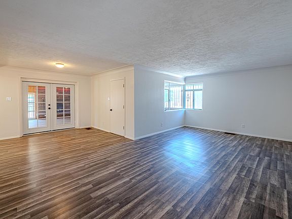 5th image of 929 Cardenas Dr SE