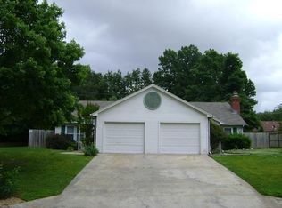 1409 S 12th St, Rogers, AR 72756