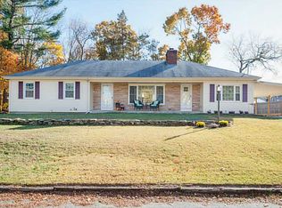 8 Dawson Ave, Warwick, RI 02888