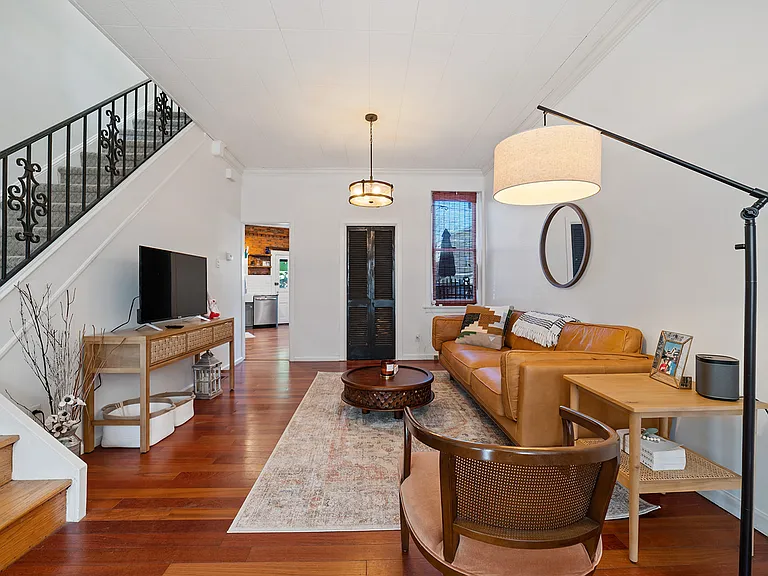 1517 E Susquehanna Ave — Photo 2