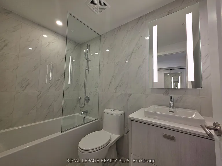 858 Dupont St #805 — Photo 15