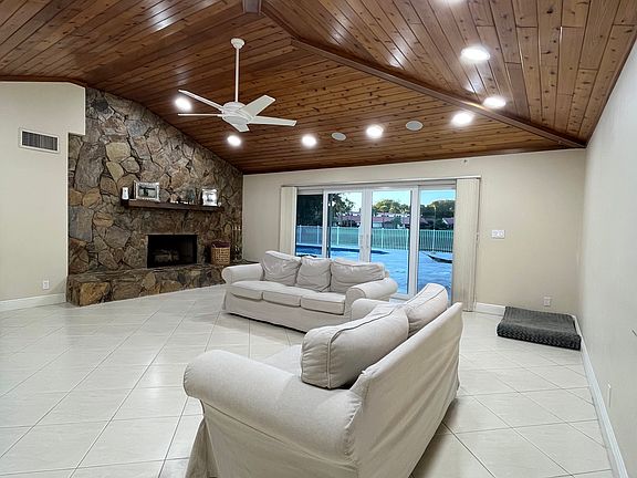 5th image of 2527 Deer Creek Lakes Dr