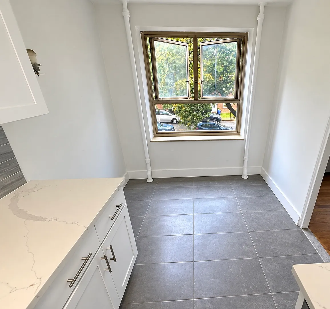 65th Cres, Fresh Meadows — Photo 4