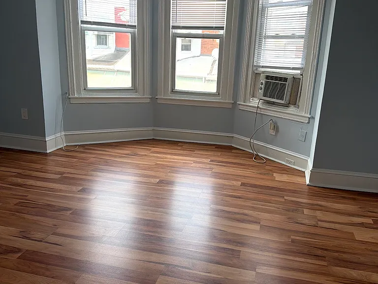5502 Spring St — Photo 2