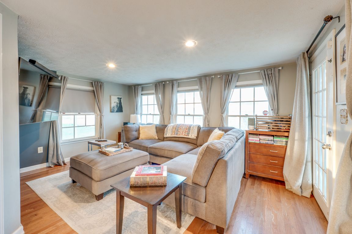 next background image