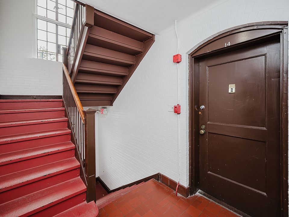 Mariemont Square Hallways