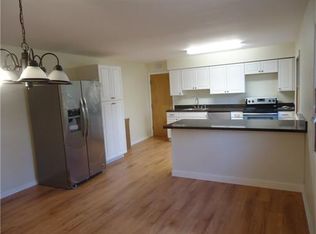 4 Storer Ct, Morganville, NJ