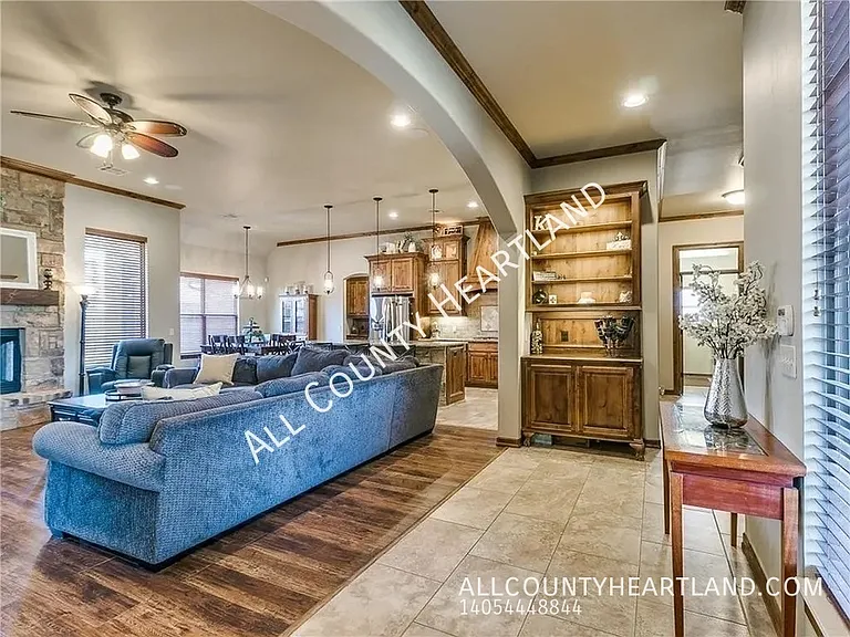 12609 NW 7th Ct — Photo 3