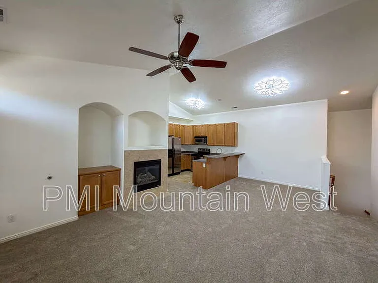 443 Kent Dr — Photo 7