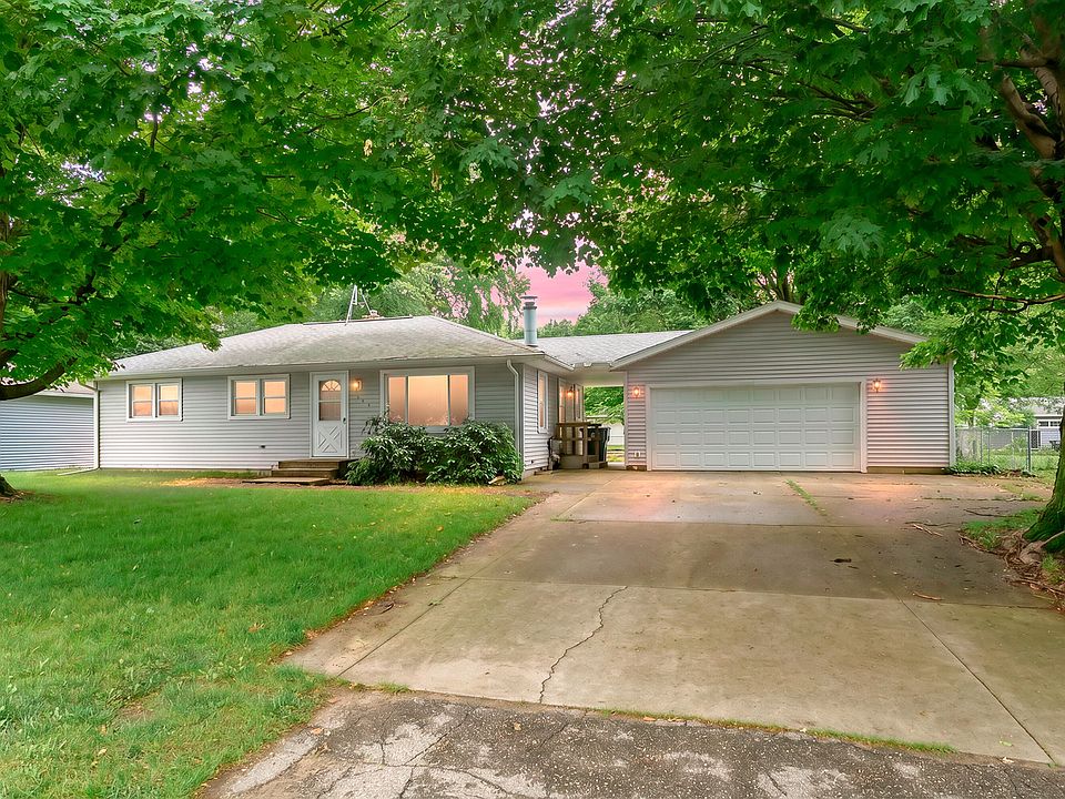 1st image of 2304 Holly Ave